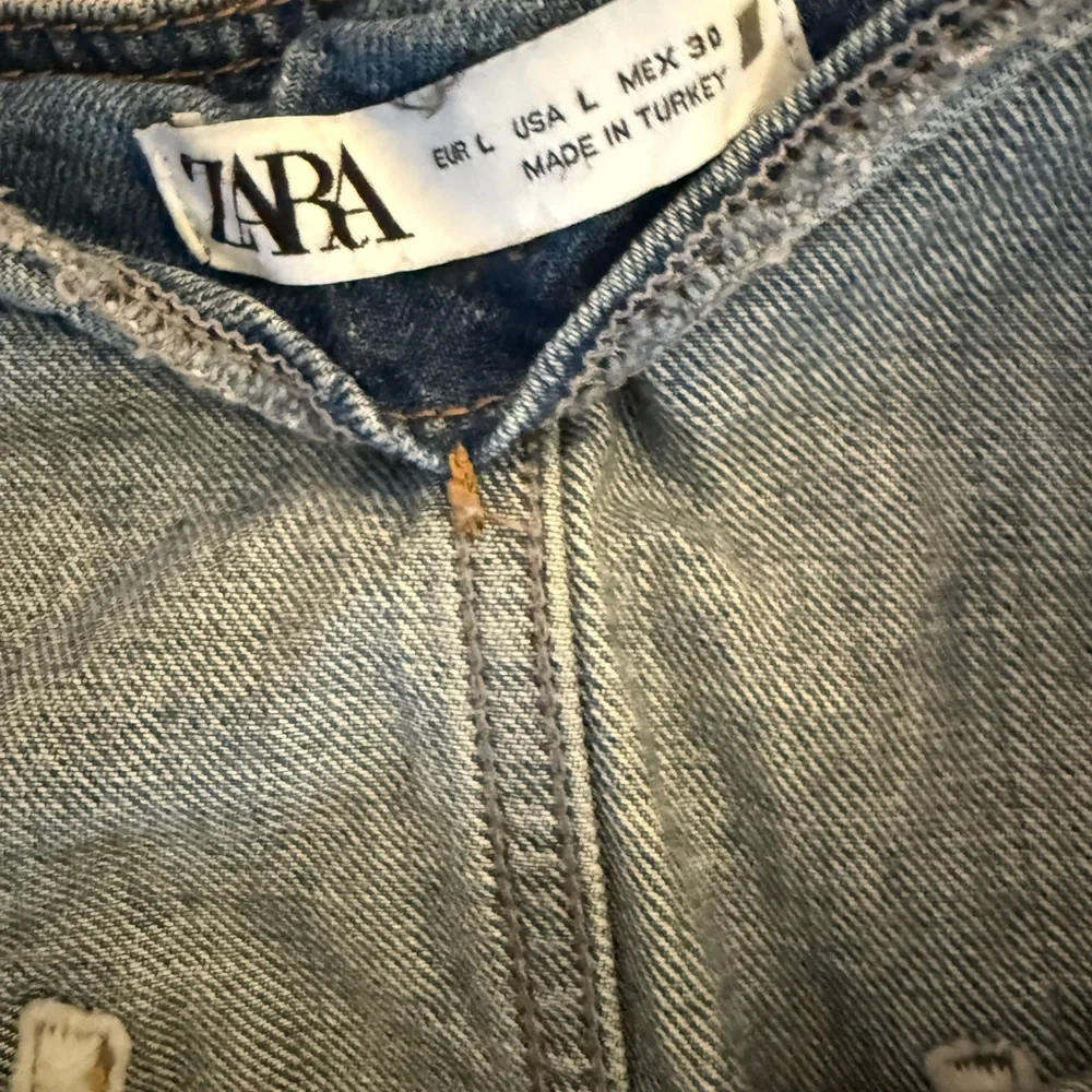 Zara - Blue Denim Skirt with Front Zipper - Picture 3 of 3